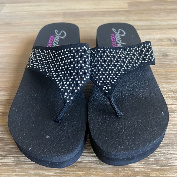Skechers Women’s Yoga Foam Sparkle Thong Sandals Size 8 Comfort Flip Flops - Picture 3 of 11